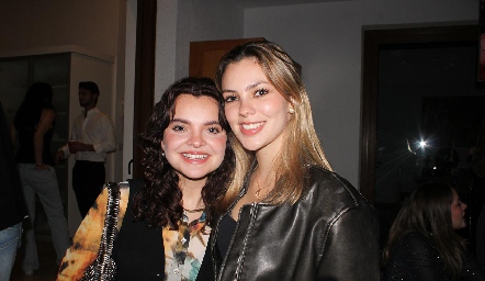  Arantza Aranda y Renata Acevedo.