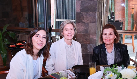  Paulina Solano, Cecilia Bárcena y Mercedes García.
