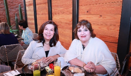  Olga Lidia Contreras y Rosy Miller.
