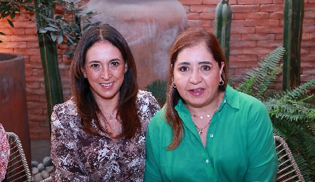  Odile Sánchez y Sofía Carrillo.
