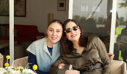  Lili Medina y Mariana Rodríguez.