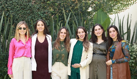  Elizabeth Treviño, Isabel Villanueva, Clau Antunes, Marijó Ascanio, Mariana Rodríguez y Daniela Lavín.