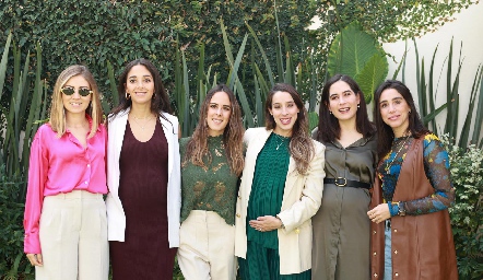  Elizabeth Treviño, Isabel Villanueva, Clau Antunes, Marijó Ascanio, Mariana Rodríguez y Daniela Lavín.