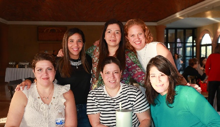  Marilupe Reyna, Diana Ruiz, Elisa Vilet, Karla Vilet, Margarita Medina y Laura Varona.
