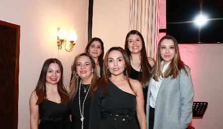  Mónica Meza, Sandra Cano, Mariana Álvarez, Marianela Villanueva, Susana González y Cynthia Robledo.