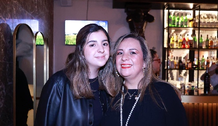  Ana Clara Miranda y Sandra Cano.