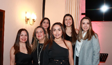  Cynthia Robledo, Mariana Álvarez, Susana González, Mónica Meza, Sandra Cano y Marianela Villanueva.