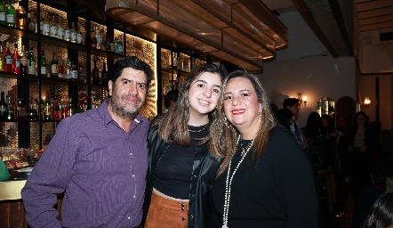  Diego Miranda, Ana Clara Miranda y Sandra Cano.