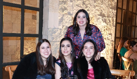 Lorena Álvarez, Lula Torres, Fer Mendizábal y Valeria Cantú.