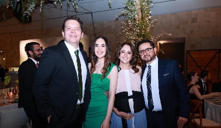  Gil Quezada, Nancy Elizondo, Paulina Bernal y Oliver Milán.
