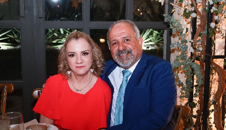  Ana Luisa Torres y Eduardo Estrada.