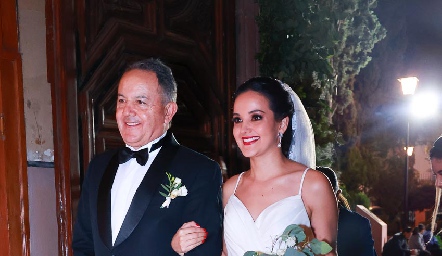  Octavio Aguillón entregando a su hija Yolanda.