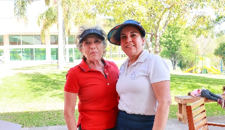  Laura González y Nena Lomelí.