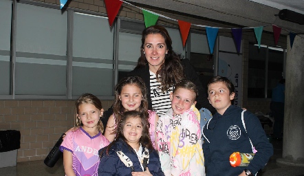 .Victoria Ruiz, Roberto, María, Julia Toranzo, Elena y Judith