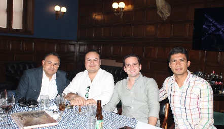  Fabián Flores, Gabriel Zubieta, Jesús González y Rafael González.
