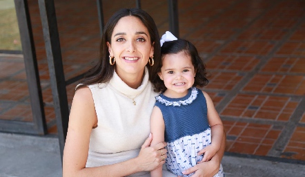  Isabel Villanueva con su hija Macarena Mézquida.