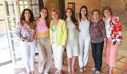  Mónica Gordoa, Fer Mézquida, Paty Ress, Isa Villanueva, Vale Mézquida, Alicia Torres y Érika Ress.