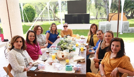  Ana Emelia Tobías, Coquito Leos, Teté González, Cristina Kasis, Carmelita Cordero, Mónica Alvarado, Calola Pérez, Liz Ramírez y Lety Pérez.