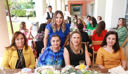  Mónica Alvarado, Calola Pérez, Cristina Kasis, Liz y Lety Pérez.