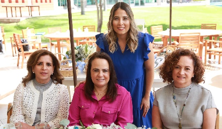  Ana Emelia Tobías, Coquito Leos, Cristina Kasis y Teté González.