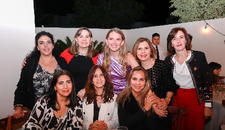  Sol Rivera, Sandra Duque, Ana Sofía Solana, Mercedes García, Maricarmen Bárcena, Gema de la Vega, Dulce María Herrera y Lidia Cantú.