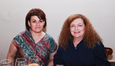  Isabel Guzmán y Silvia Marentes.