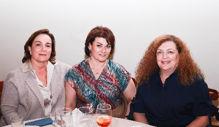  Sandra Estúa, Isabel Guzmán y Silvia Marentes.