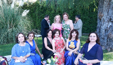  Bertha Quilantán, Patricia Ramos, Laura Valle, Laura Lavín, Laura Barrios, Lula Enríquez, Marilú Lasso de la Vega y Cristina Alcalde.