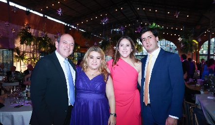  Roberto, Carmenchu, Diana Olvera y Gabriel Torres.