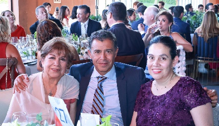  María Elena Acosta, Roberto Cruz y Liliana Albarrán.