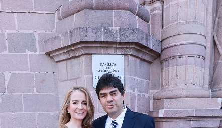  Claudia Carpizo y Luis Fernando Torres Corzo.