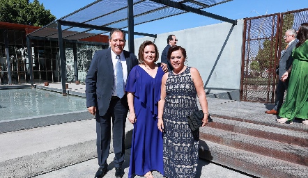  Fernando González, Marisa Monjarás y Maribel Rangel.