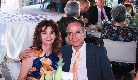  Marilú Lasso de la Vega y Pablo López.