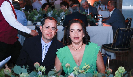  Alejandro Fernández y María Elena Aguirre.