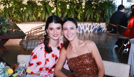  Daniela Meade y Elena Pelayo.