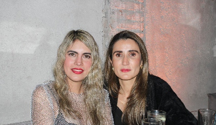  Mariana Berrones y Lourdes Orozco.