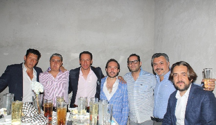  Gabriel Zárate, David Cortés, Javier Amozurrutia, Santiago Zamanillo, Fer Rojo, Jaime Pérez y Jean Franco Ciuffardi.