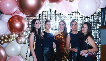  Xime Ledezma, María Paula Vera, Michelle Heinze, Valentina Aguilar y Loretta Galván.