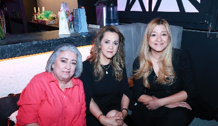  Leticia Hernández, Rosa Laura Mercado y Paty Rodríguez.