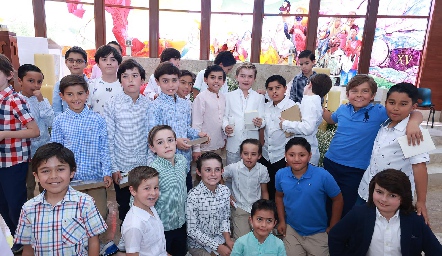  Julián Reverte con sus amigos.