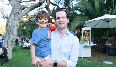  Eduardo Martínez y su hijo Santiago.