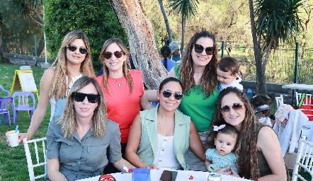  Lucía Cabrera, Claudia Reyes, Paola Arévalo, Patricio Enríquez, Gaby Rosillo, Dulce Sánchez y Alejandra Rangel.