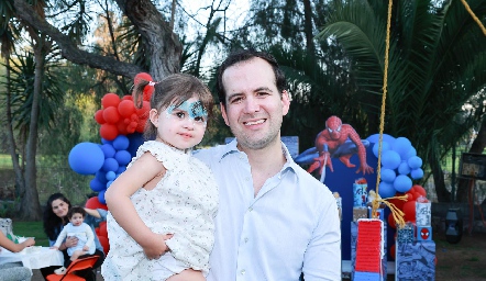  Joaquina Martínez y su papá Eduardo Martínez.