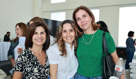  Lucía Escobedo, Martha Chalita y Rocío Nieto.