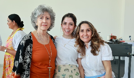  Yazmín Cajigal, Paola Dávila y Martha Chalita.