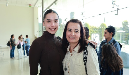  Montse Elizondo y Lety Pérez.