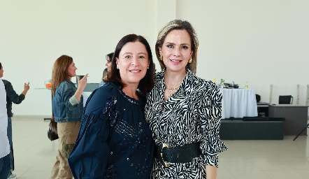  Ana Luisa Garza y Paty Anette Ruiz.