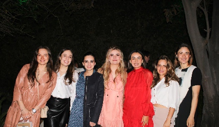  Nabil Saenz, Fernanda Torres, Adriana Olmos, María Lorca, Maru Payán, Macarena Gómez y Ana Pao Rangel.