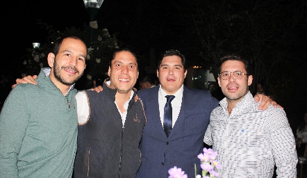  Jorge Stahl con sus amigos.