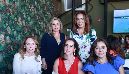 Lupita Santibáñez, Karla Saucedo, Alejandra Ávila, Lorena Herrera y Laura Acosta.